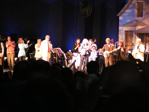 End of Prairie Home Companion with Garrison, Arlo Guthrie & Steve Martin