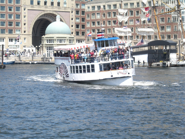 A tourist boat with an alarming list 